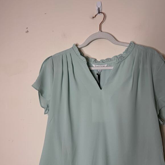 41 Hawthorn Women Tiffiny Tulip Sleeve Split Neck Blouse Green NWT Size M - Picture 4 of 9